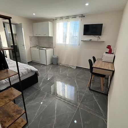 Luna Décines-Charpieu Exterior foto